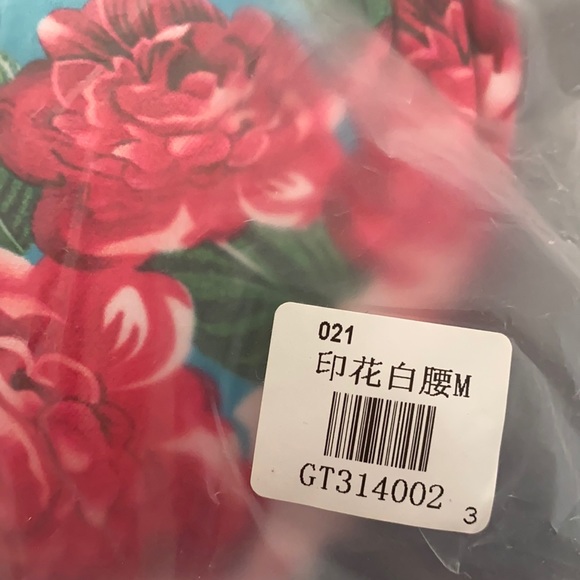 Summer wear 2 pcs set Deep V neck Push-up Bralette and short  Size M - Picture 8 of 10